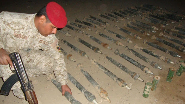 Iraq to reinstate 20,000 Saddam-era officers