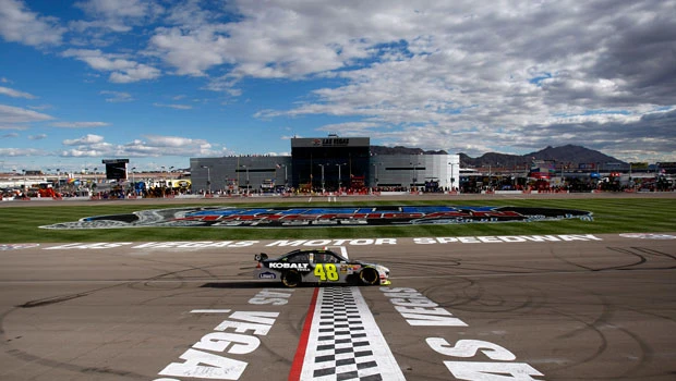 Johnson reels in Gordon to top Las Vegas race