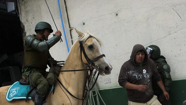 Chile's quake-stricken towns placed under curfew; death toll hits 711