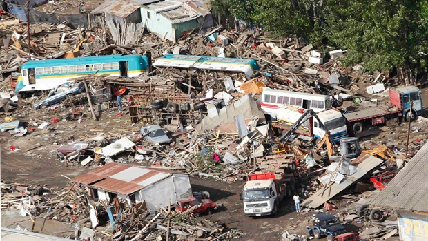 Chile steps up search for victims in quake-hit areas