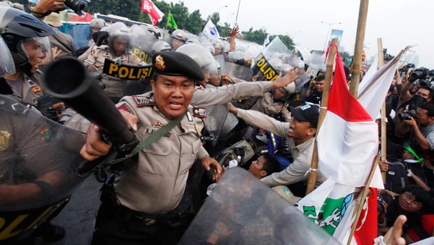 Indonesia parliament set to back probe of reformers