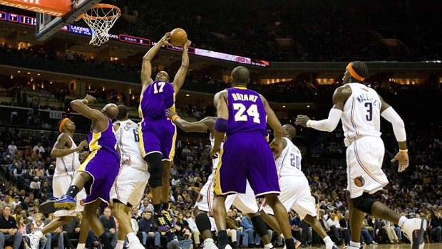 Bobcats beat weary Lakers