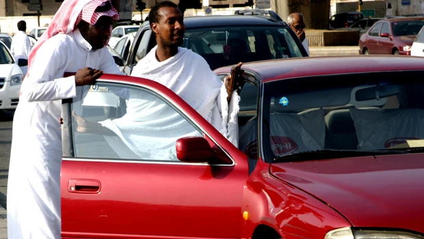 Illegal Saudi cabbies demand Traffic Department be lenient