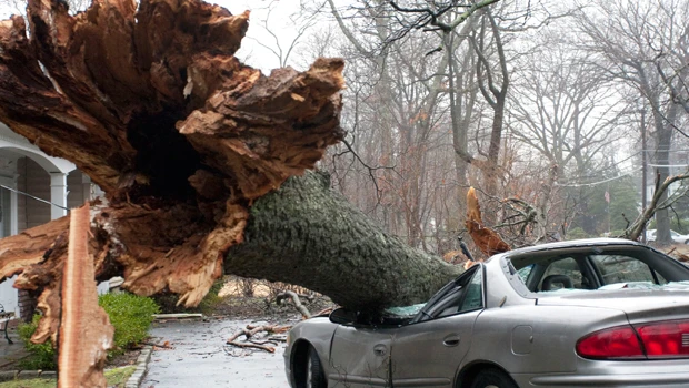 Storm slams US Northeast, knocks out power