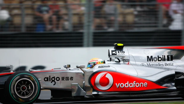 F1 bosses call for calm after "boring" Bahrain