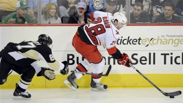 Hurricanes beat Penguins 3-2 in OT