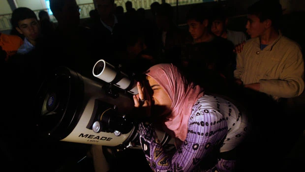 Hope and a telescope enthrall Gaza stargazers