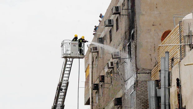 Blaze hits compound in Makkah
