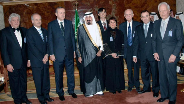 King presents Faisal Award