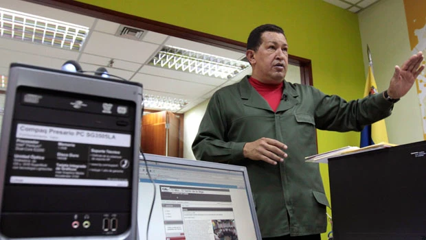 Venezuela's Chavez says he’s ‘pro-Internet’