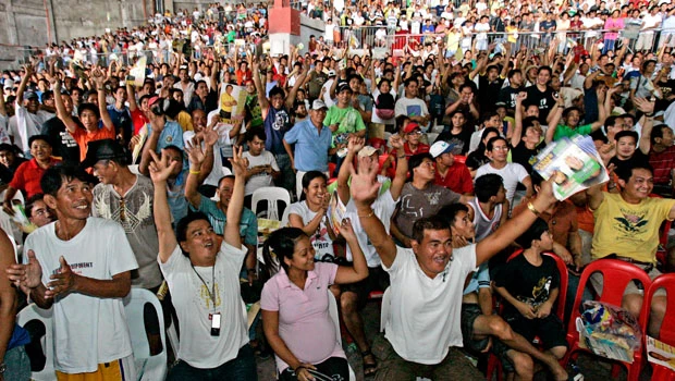 Philippines cheers latest victory of world boxing champion