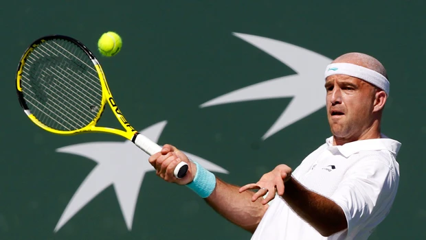 Ljubicic stuns weary Djokovic