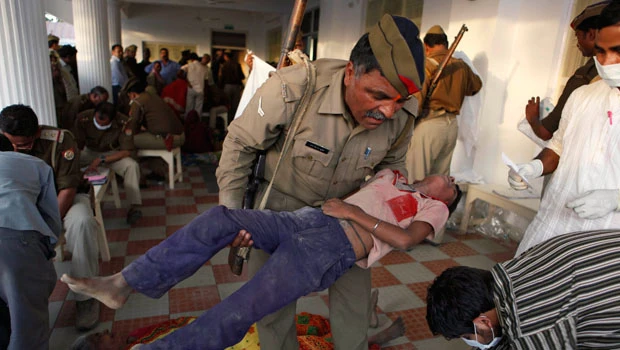 63 die, dozens injured in Indian temple stampede