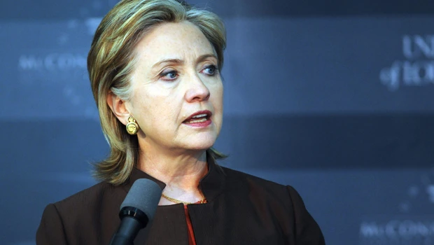 Clinton urges bipartisan push on nukes