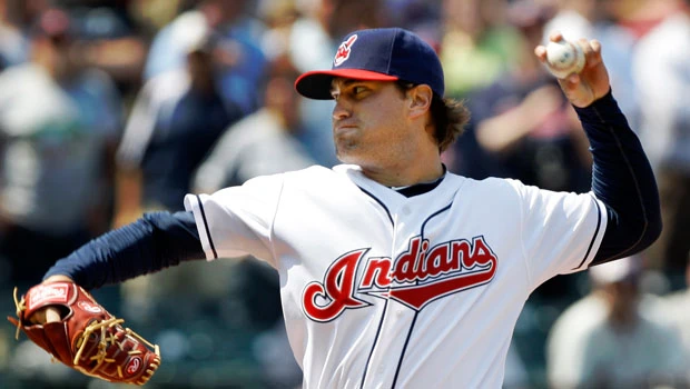 Indians halt slide with 3-2 win over Rangers