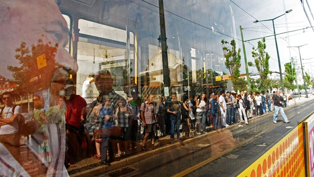 Europe debt crisis spreads to Portugal