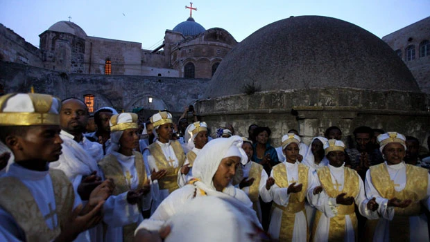 Thousands of Christian pilgrims mark Easter in Jerusalem