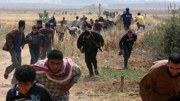 Israeli troops kill Palestinian fighter in Gaza