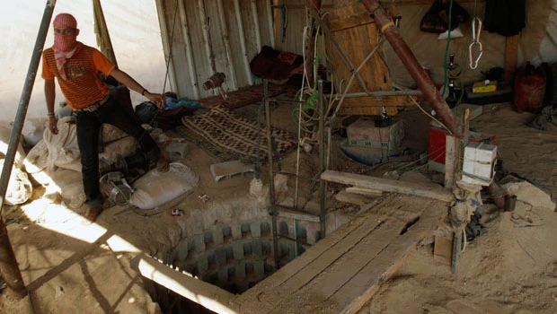 Hamas orders Gaza smuggling tunnels shut