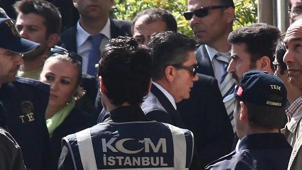 Turkish police detain more military officers