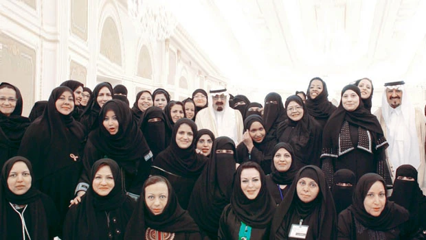 Abdullah, Sultan meet forum delegates