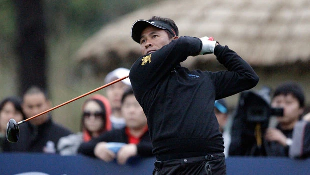 Thongchai shares leads at curtailed Ballantine's