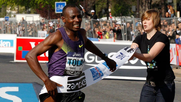 Ethiopian runners dominate Paris Marathon
