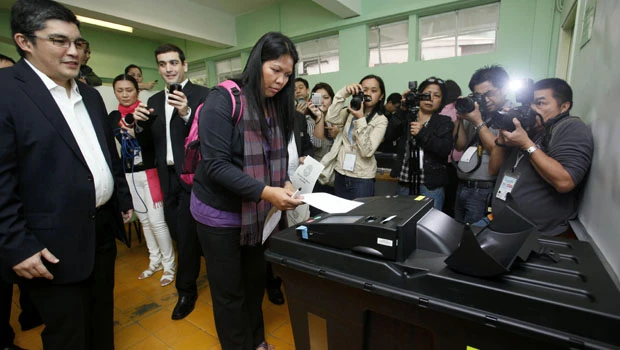 Overseas Filipinos begin voting today