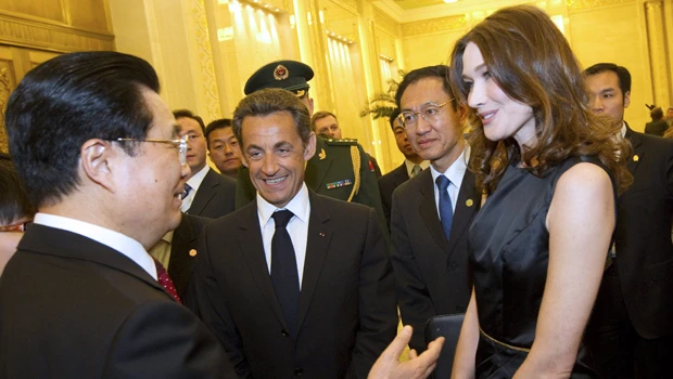 French leader stresses Iran nukes on China visit