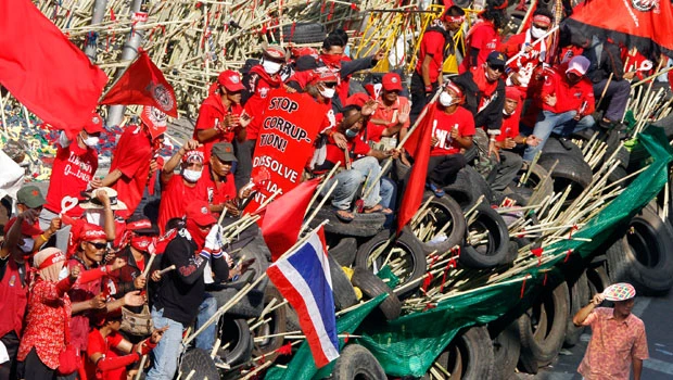 Thailand's unrest spreads as army train blocked