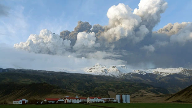How the Eyjafjallajokull ash cloud formed