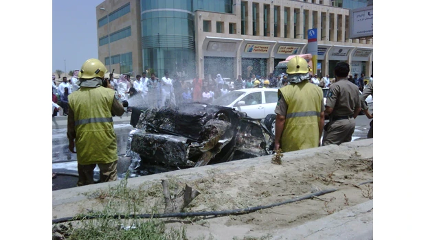 Fiery crash kills one, closes EP Highway