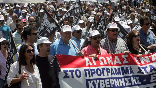 Greek strikers challenge bailout-for-austerity deal