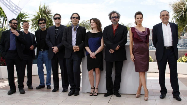 Cannes opens with Crowe's beefy ‘Robin Hood’