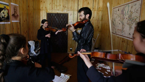 New school tries to revive music in Afghanistan