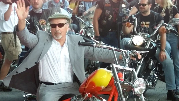 Dennis Hopper, Hollywood hero and antihero, dies