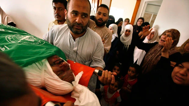 Israeli troops kill Palestinian near Gaza border