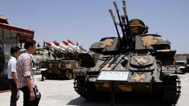 Russia to sell jets, air defense systems to Syria