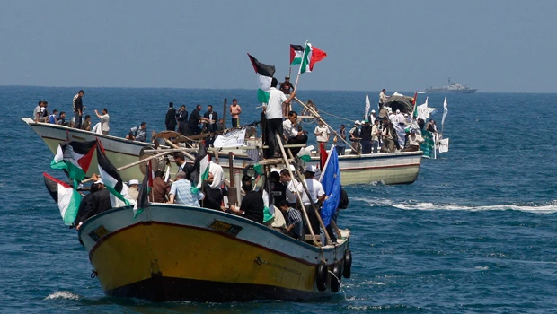 Aid flotilla off to Gaza