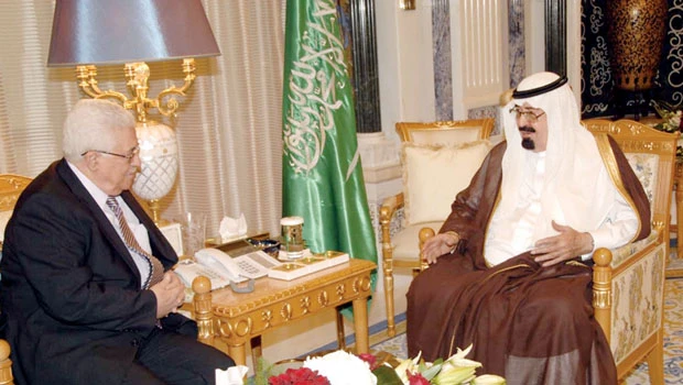 King, Abbas hold key talks