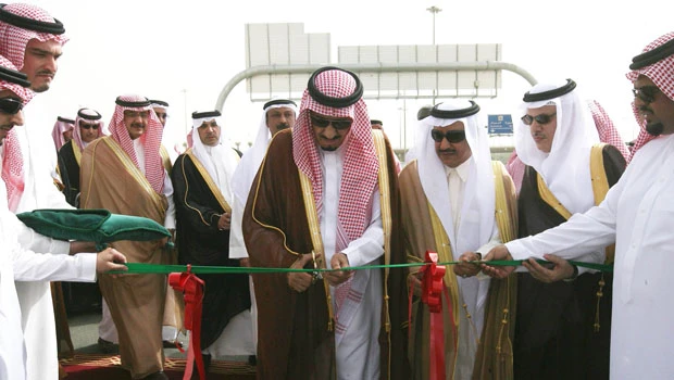 Salman opens major Riyadh road project