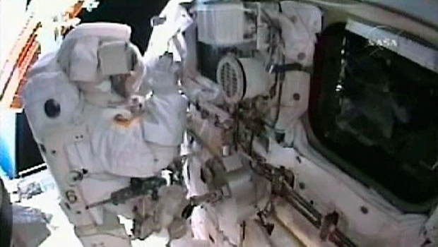 Astronauts make 3rd and final spacewalk of mission