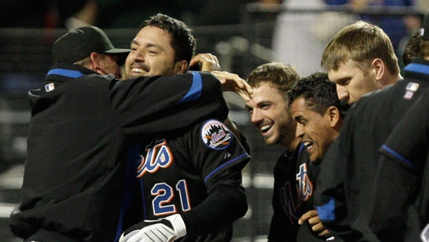 Mets make it eight straight home wins