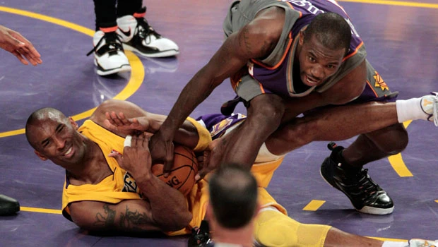 Kobe fires 40 points as Lakers eclipse Suns
