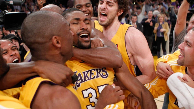 Artest's miracle shot leads Lakers past Suns