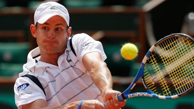 Roddick toils to clear first hurdle on clay
