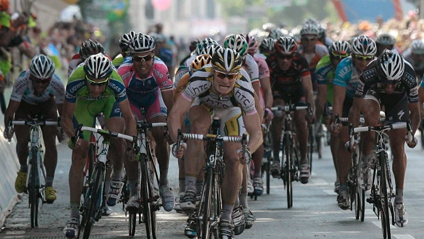 Greipel grabs Giro sprint win, leader Arroyo poised