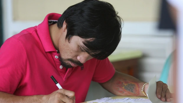 Ulcer downs world boxing champ Pacquiao