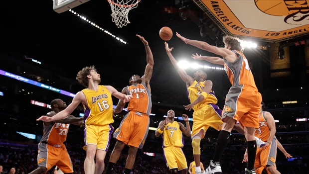 Lakers hold off Suns, take 2-game West finals lead