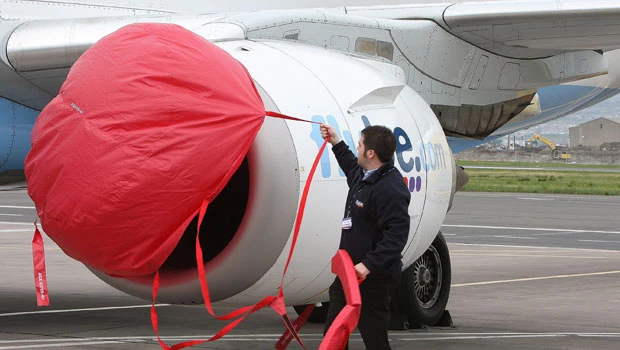 Ash closes Irish, UK airports; summer chaos feared